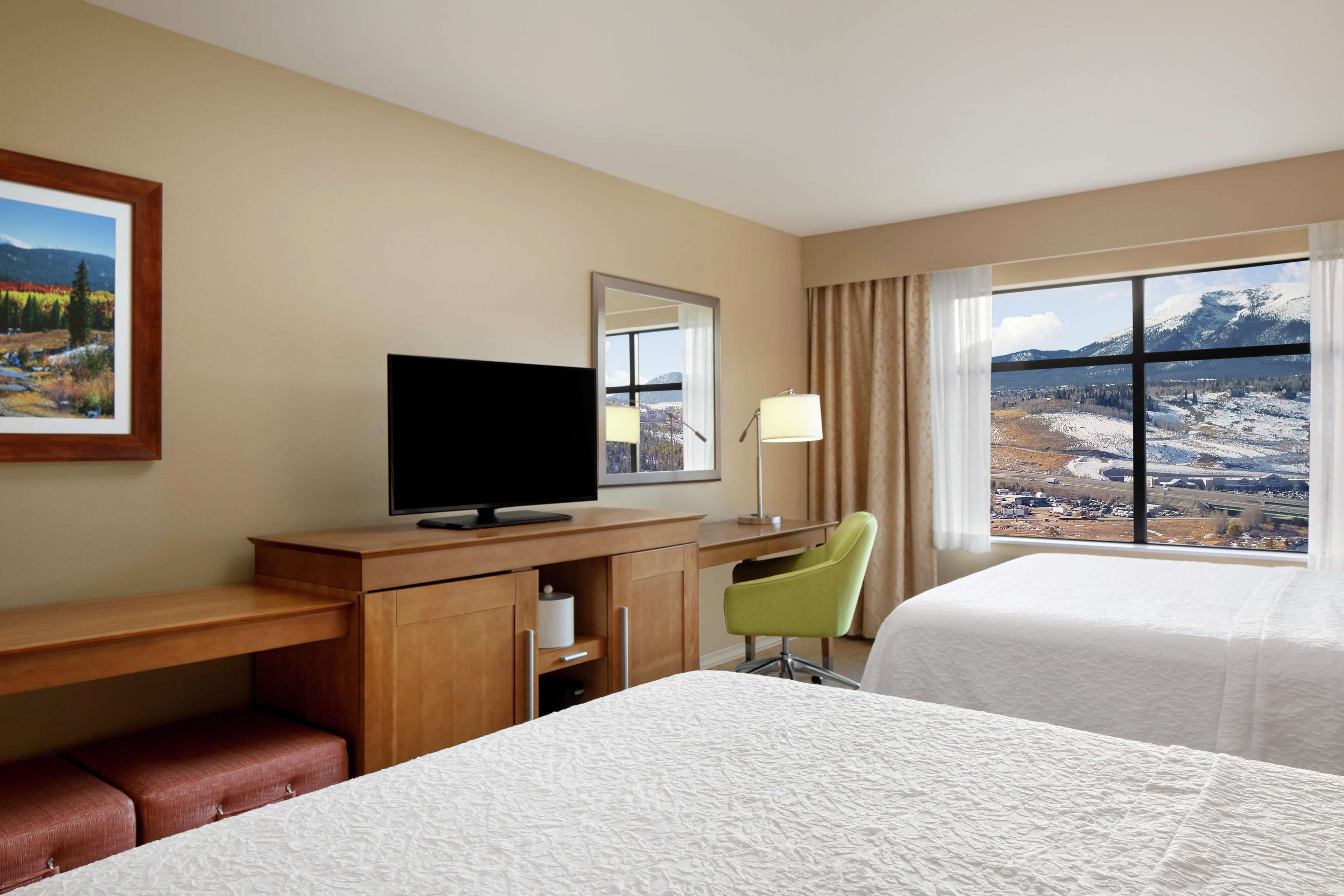 Hampton Inn & Suites Silverthorne, CO Photo