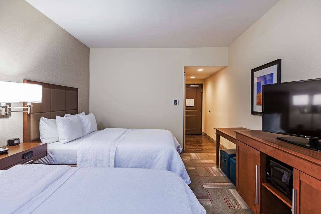 Hampton Inn & Suites Claremore Image