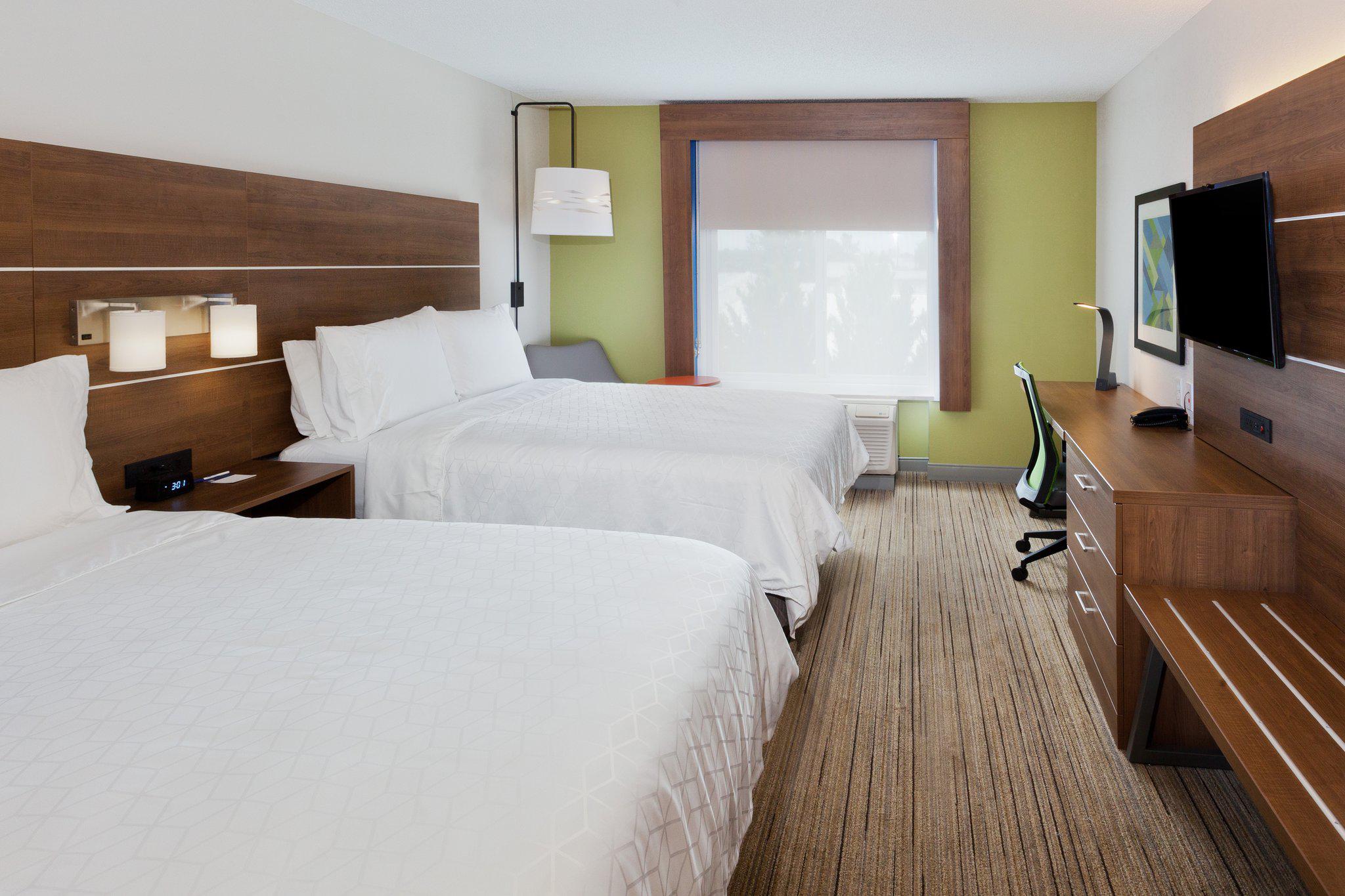 Holiday Inn Express & Suites Dothan North Photo