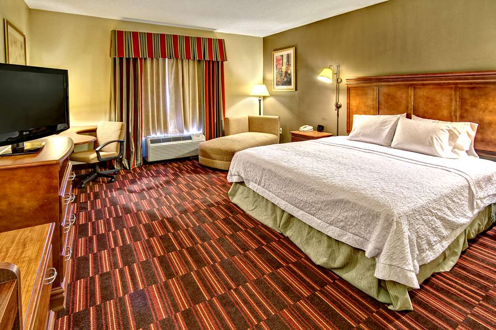 Hampton Inn Cleveland Image