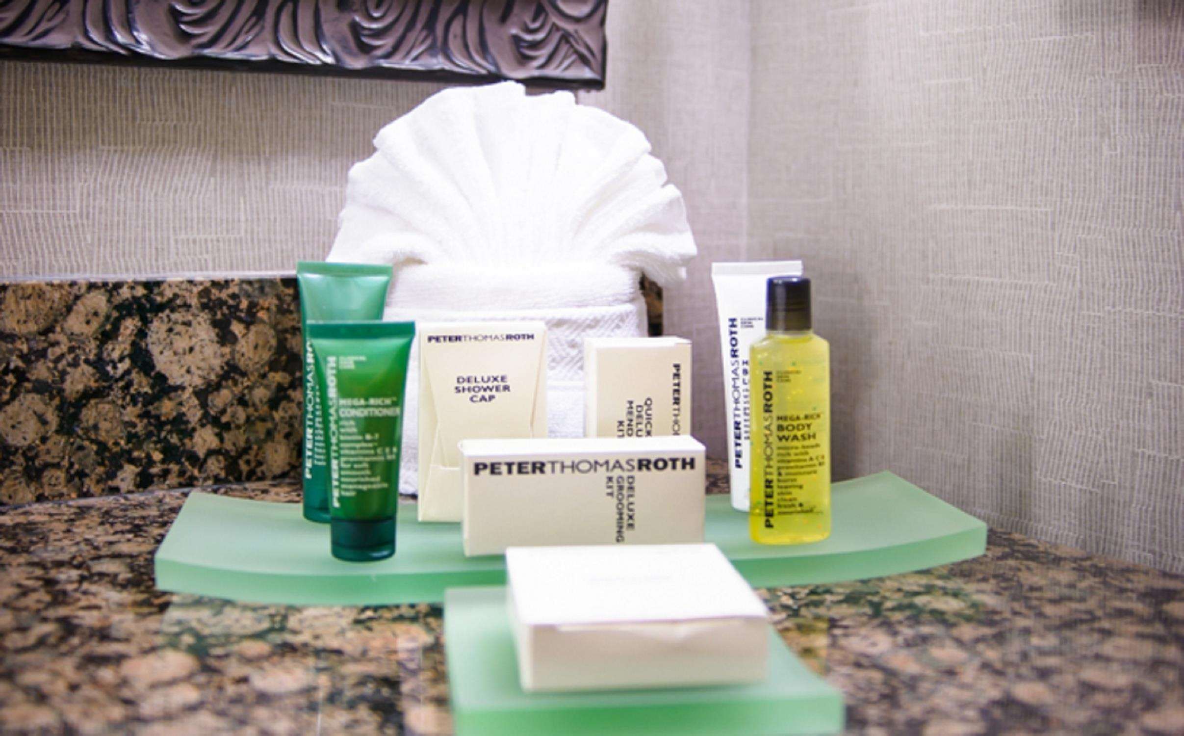 Hilton Charlotte University Place Photo