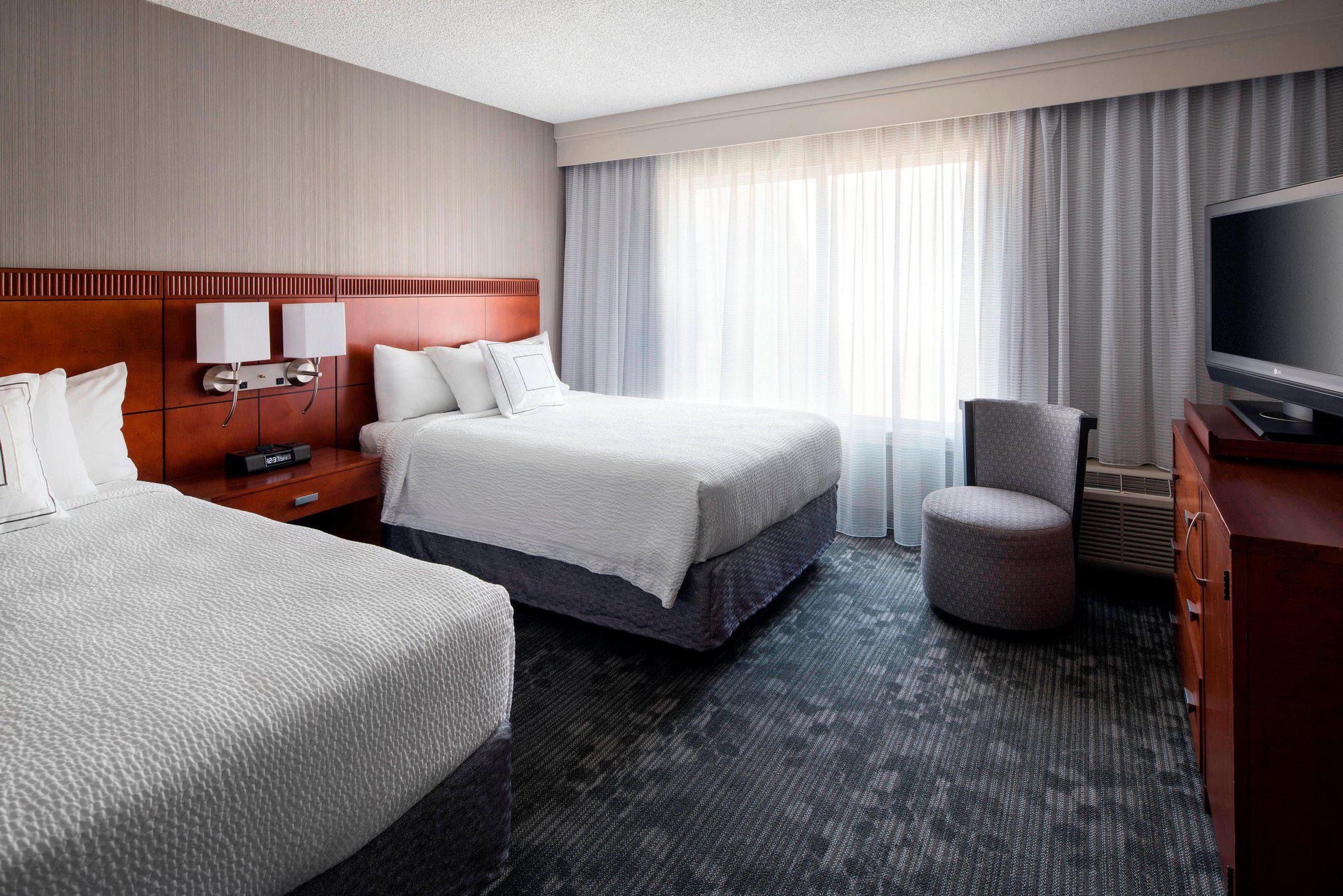 Courtyard by Marriott San Mateo Foster City Photo