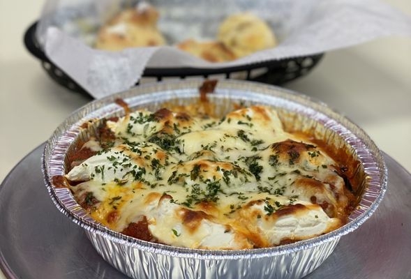Stuffed Shells (with Side Salad & Garlic Knots)