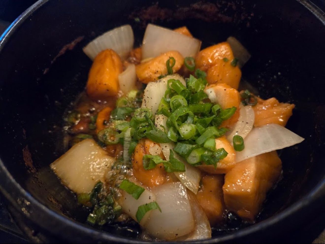 Cá Hồi Kho Tộ (Braised Caramelized Salmon)