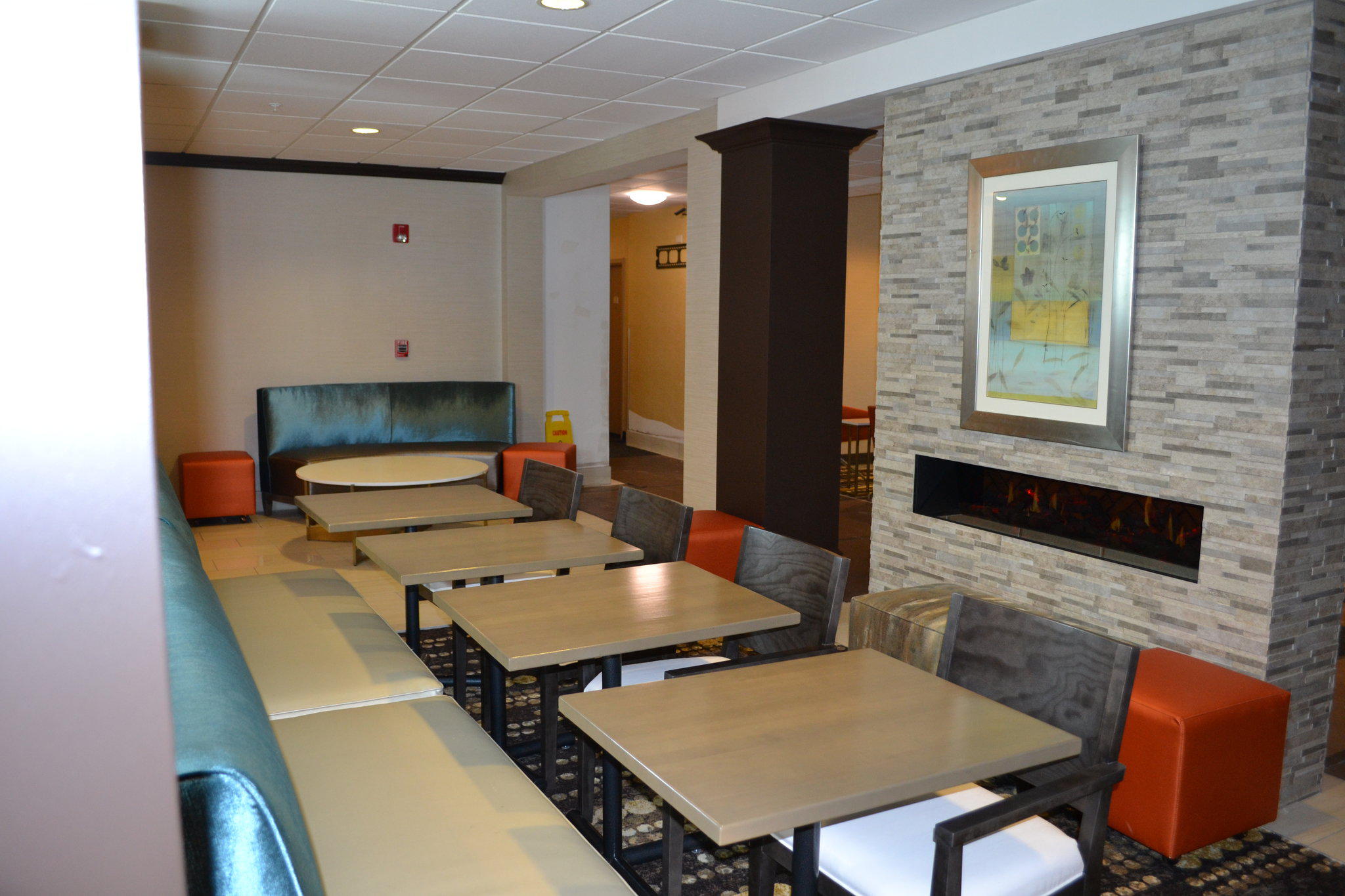 Holiday Inn Express & Suites Kent State University Photo