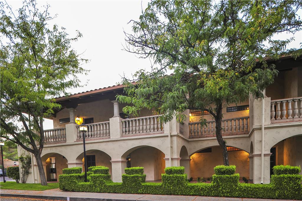 Hilton Vacation Club Los Abrigados Resort &amp; Spa Sedona Logo