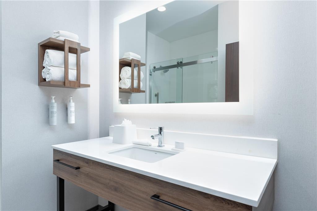 Hampton Inn and Suites Irving Hwy 183 Image