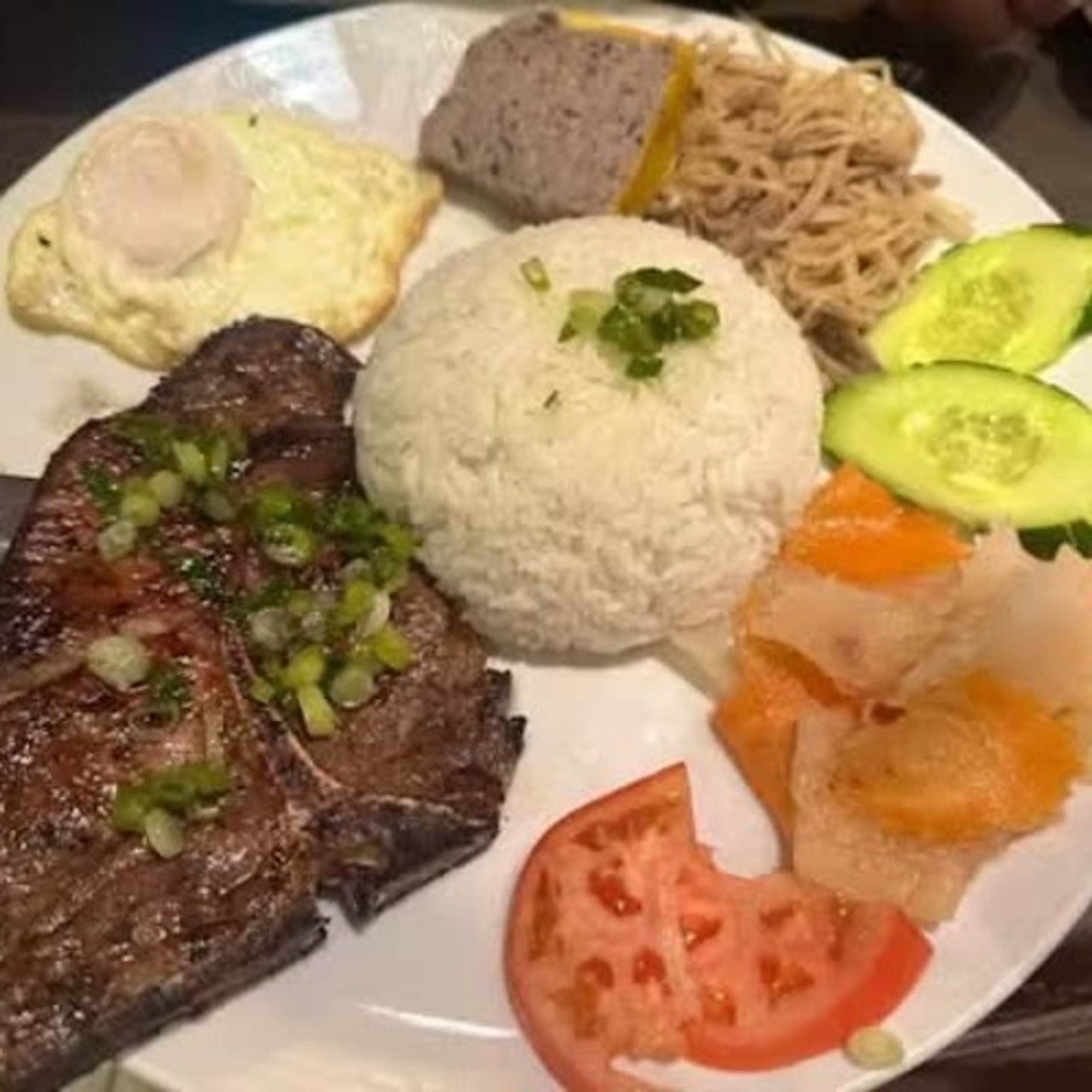 Cơm Bì, Sườn, Chả, Trứng - Life on the Beach