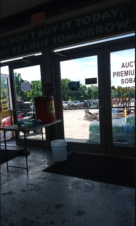 Cash-N-Carry Pull Your Part Logo