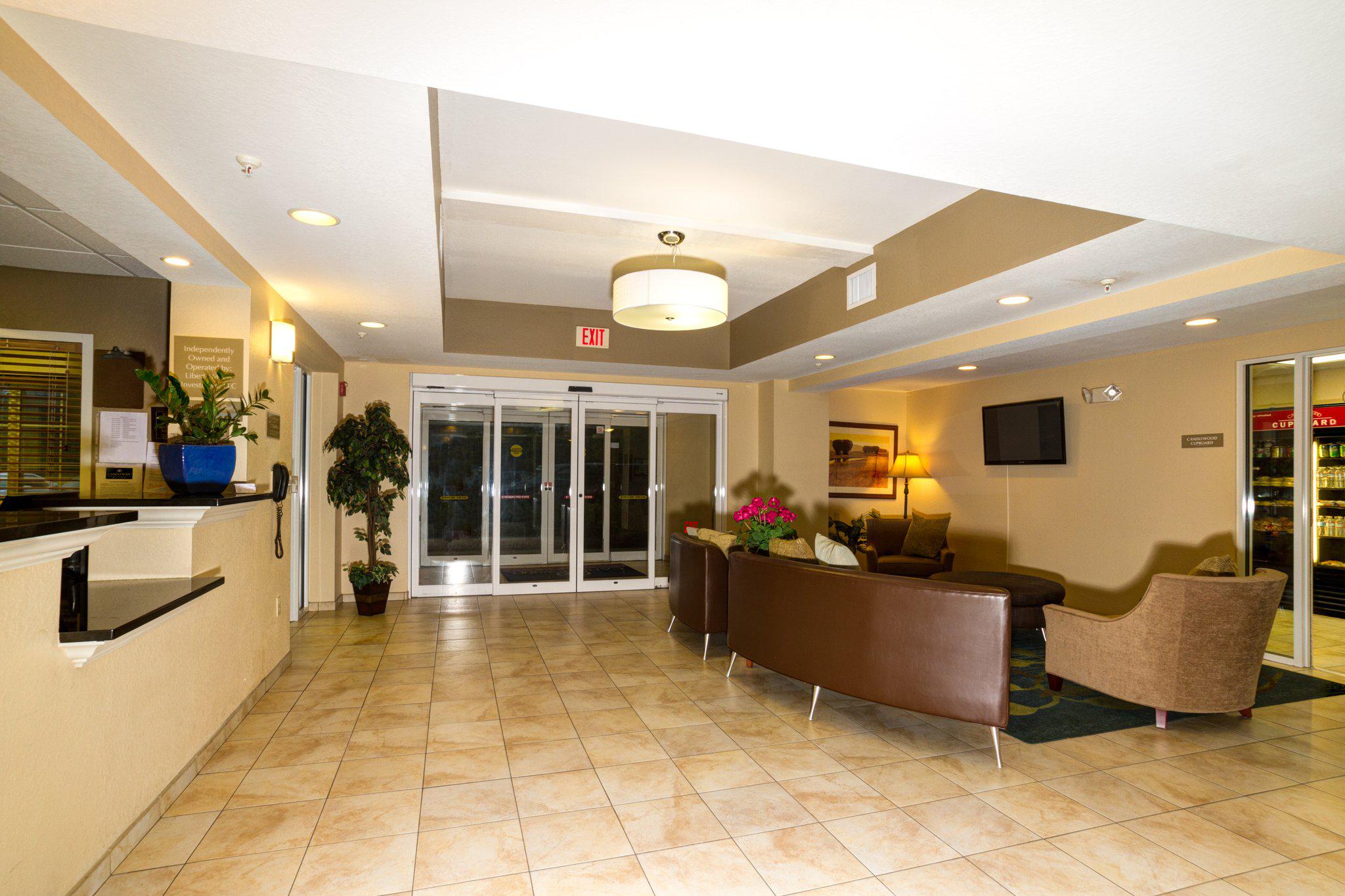 Candlewood Suites Ft Myers I-75 Photo