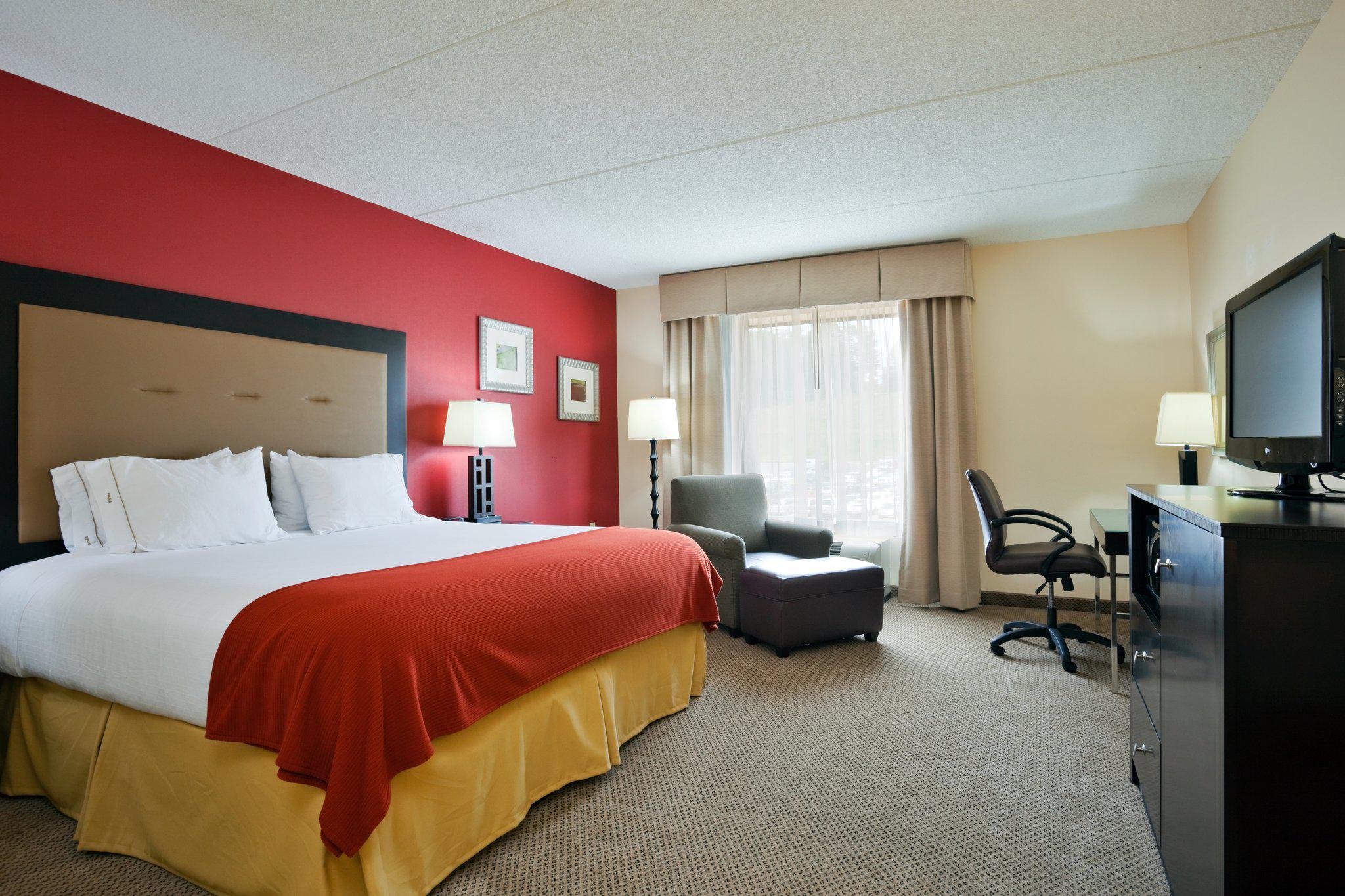 Holiday Inn Express & Suites Kodak East-Sevierville Photo