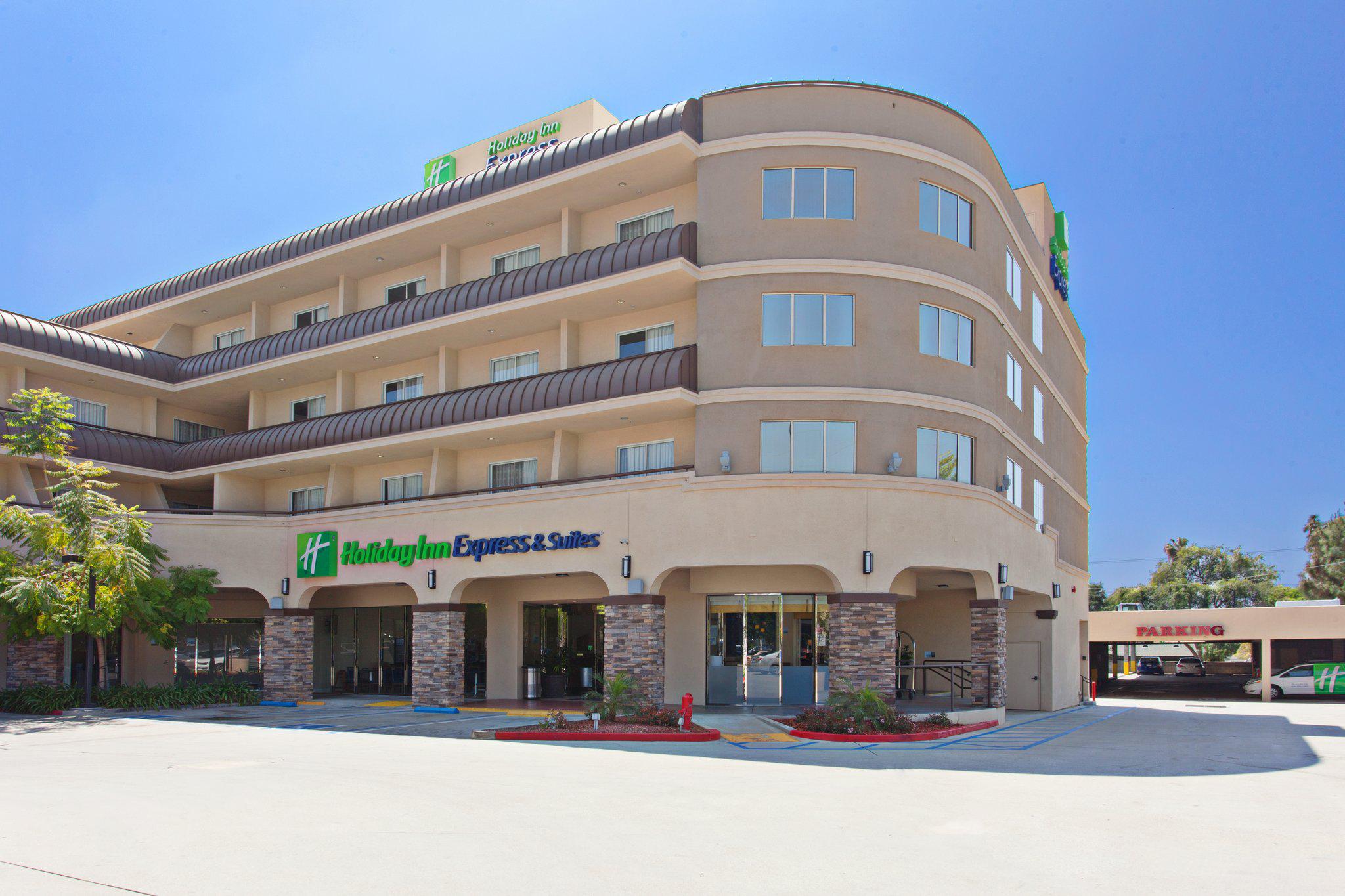 Holiday Inn Express & Suites Pasadena - Los Angeles Photo