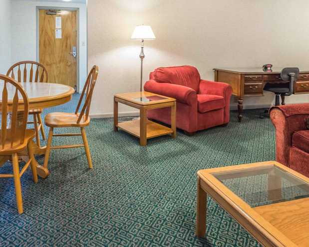 Images Quality Inn Royle