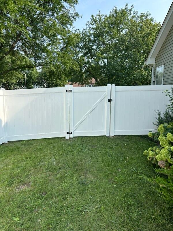 Top Rail Fence Naperville Image