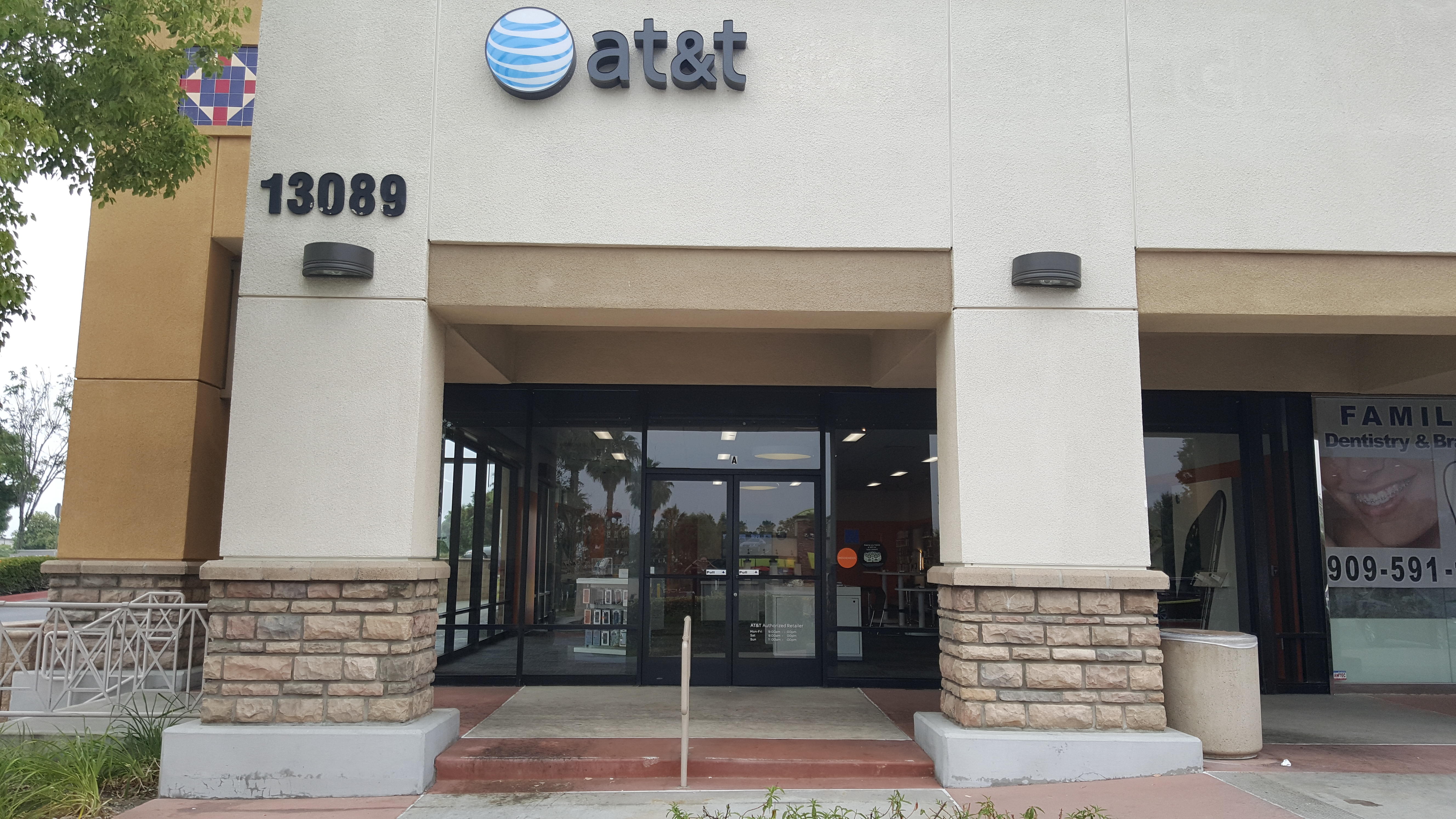 AT&T Store Photo