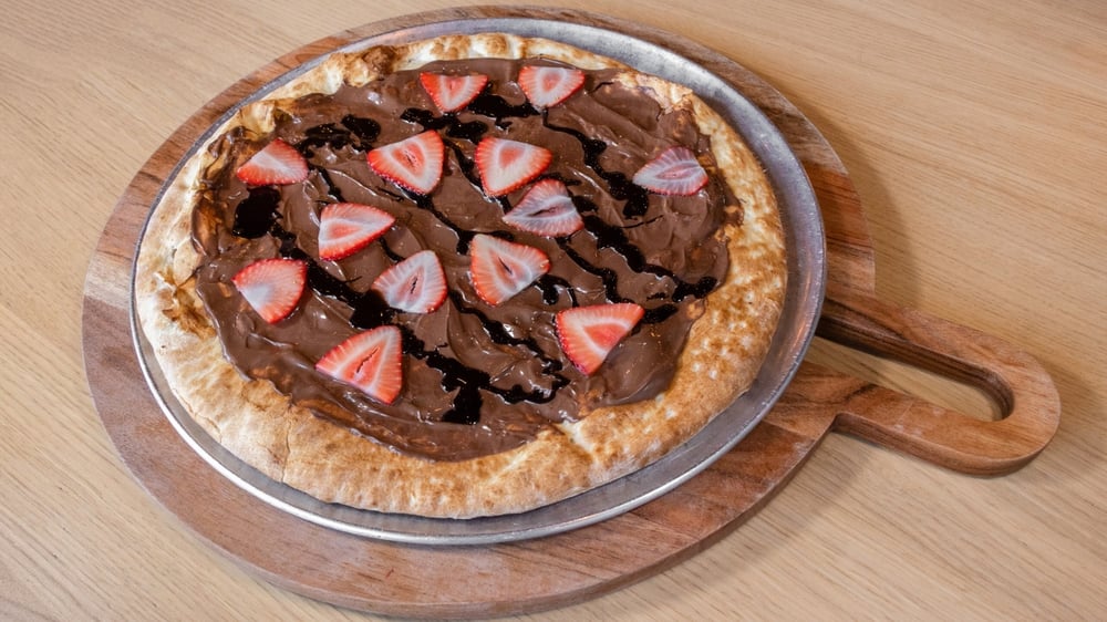 Nutella Strawberry Pizza