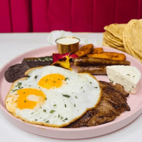 Desayuno con Carne Y Chorizo 