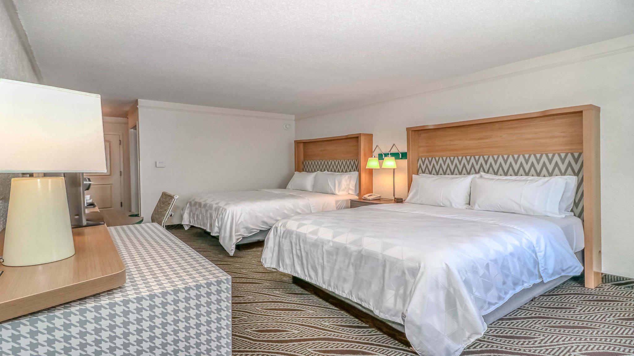 Holiday Inn Oceanfront @ Surfside Beach Photo