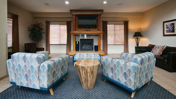 Images Best Western Plus Peppertree Inn at Omak