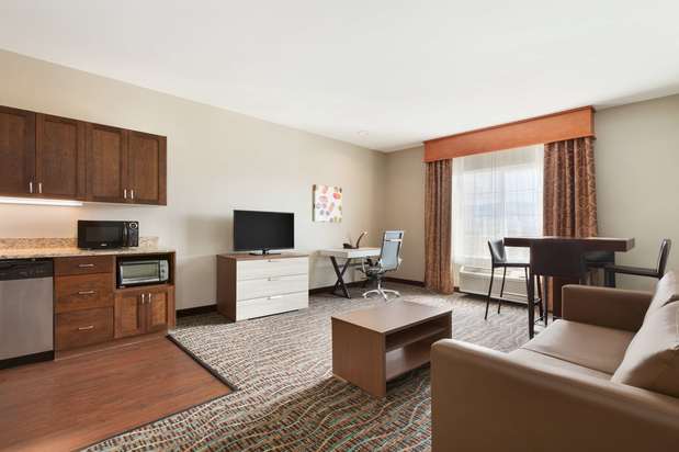Images Best Western Plus Peppertree Inn at Omak