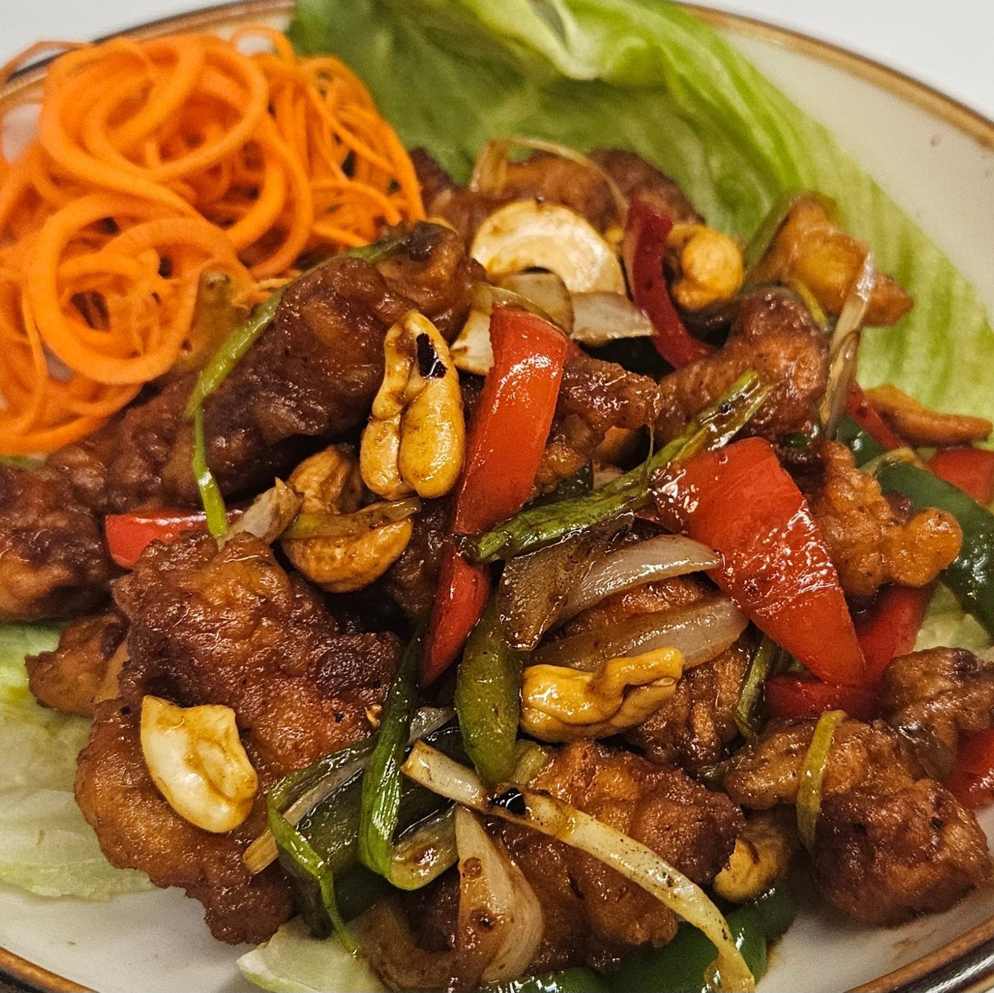 M8 Crispy chicken with cashew nuts