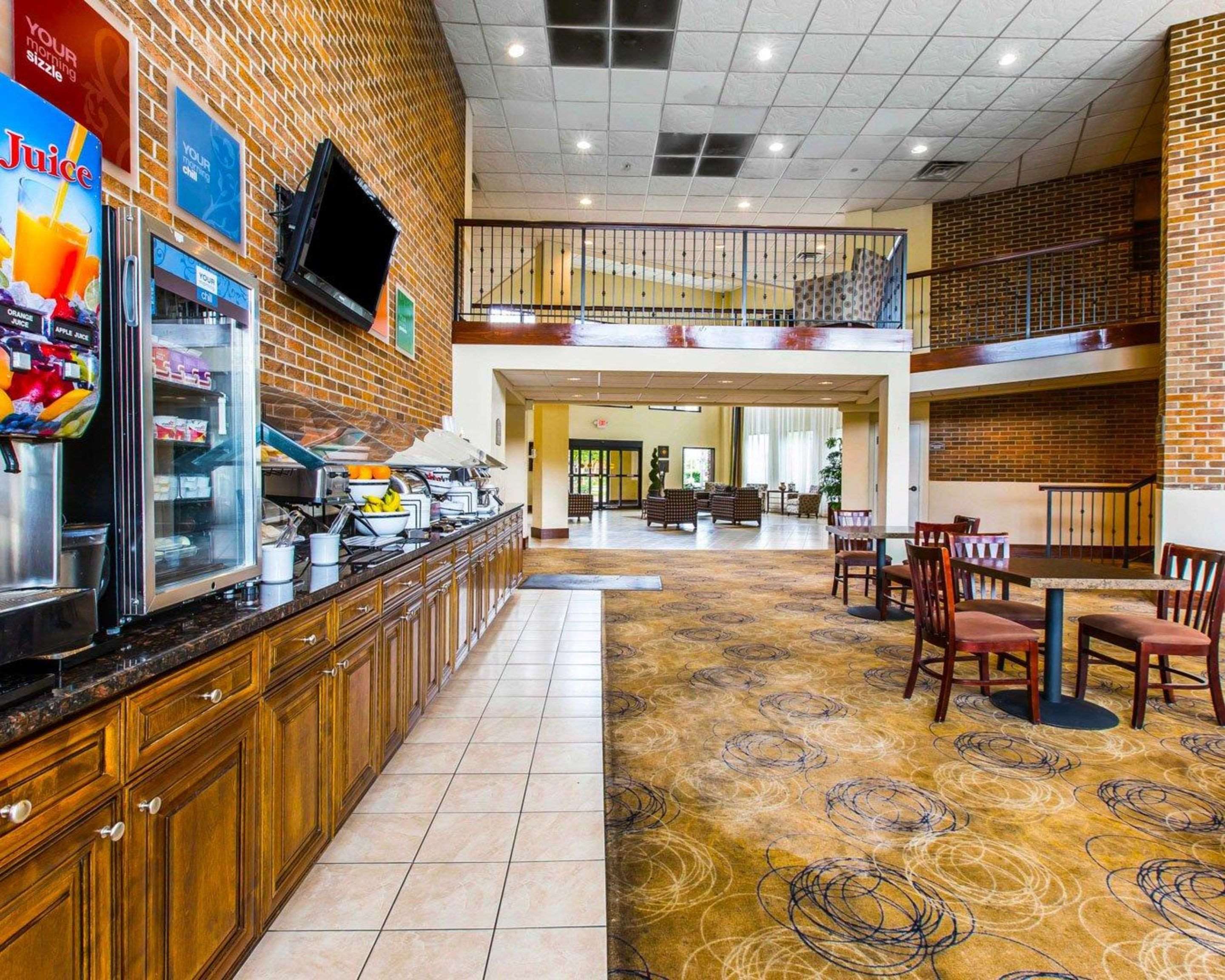 Comfort Inn Warner Robins - Robins Air Force Base Area Photo