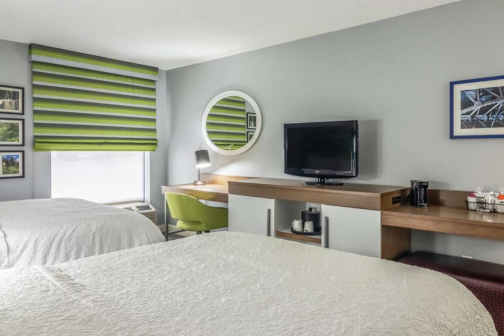 Hampton Inn Youngstown-North Image