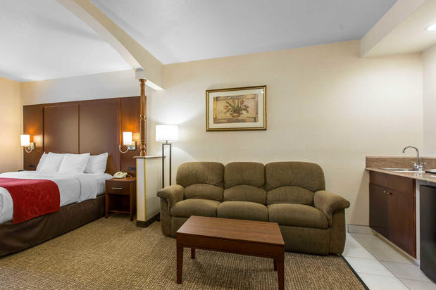 Images Comfort Suites