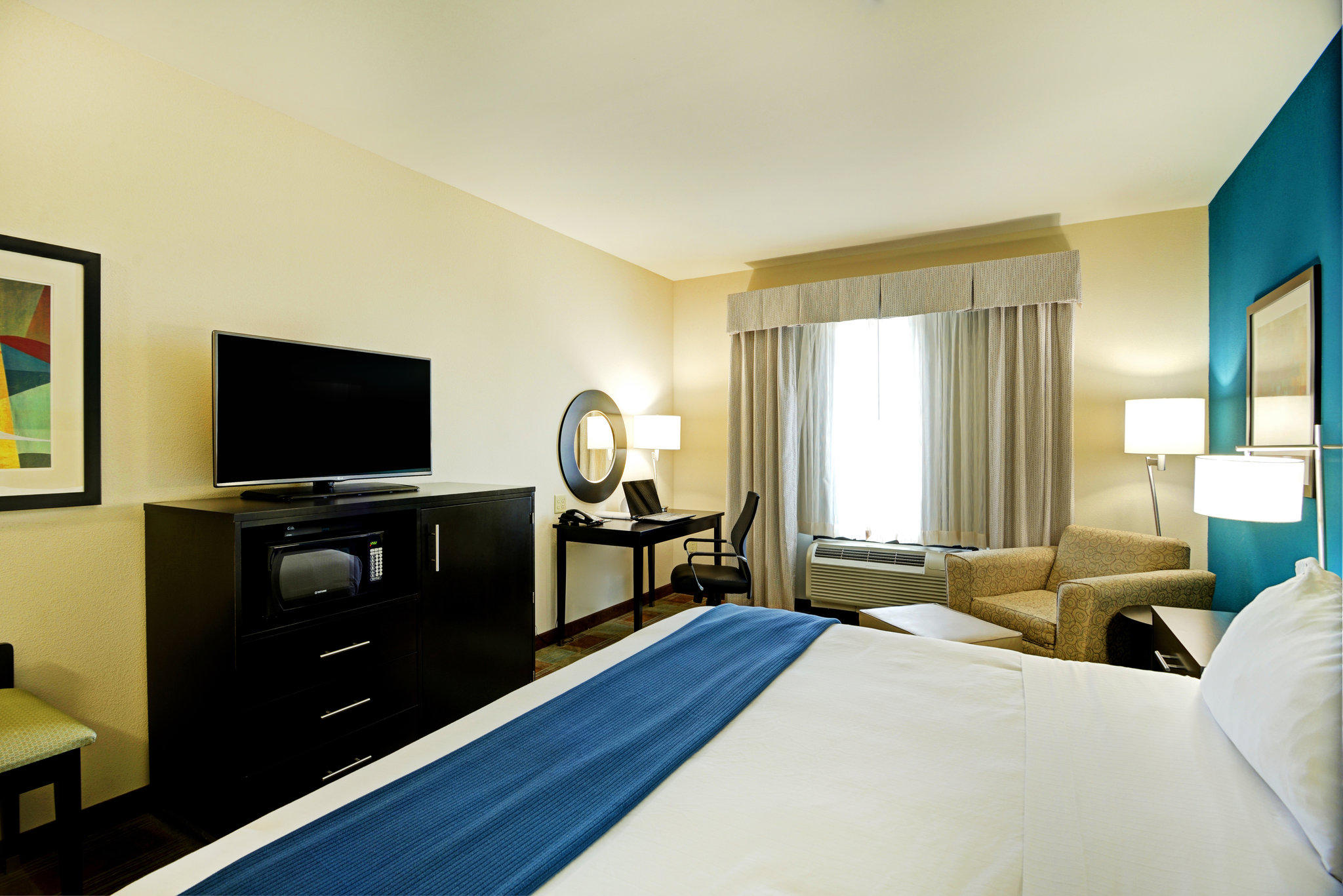 Holiday Inn Express & Suites Houston Northwest-Brookhollow Photo