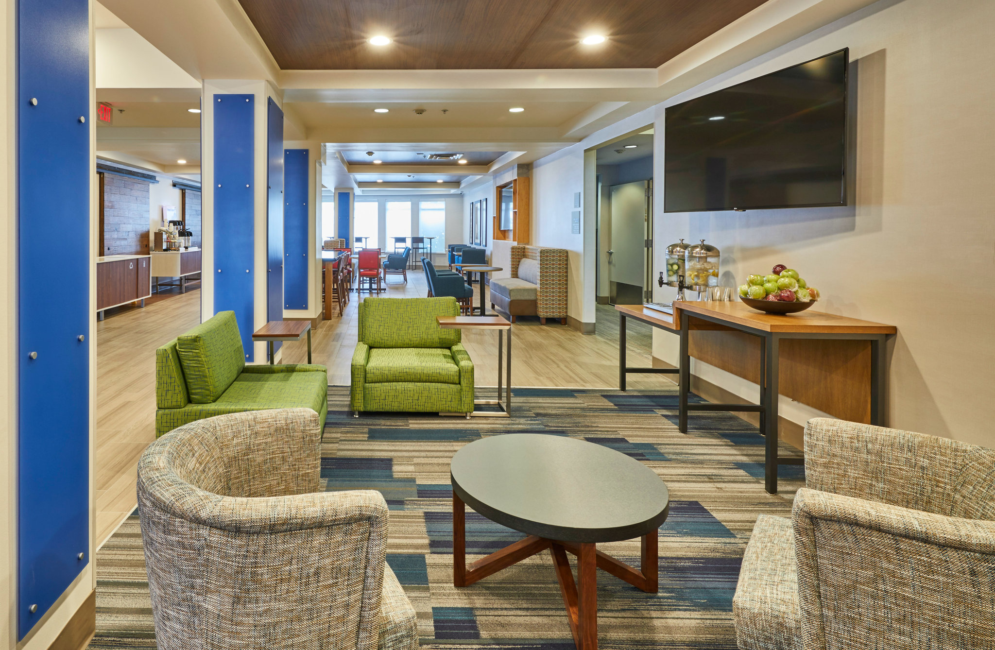 Holiday Inn Express & Suites Medford-Central Point Photo