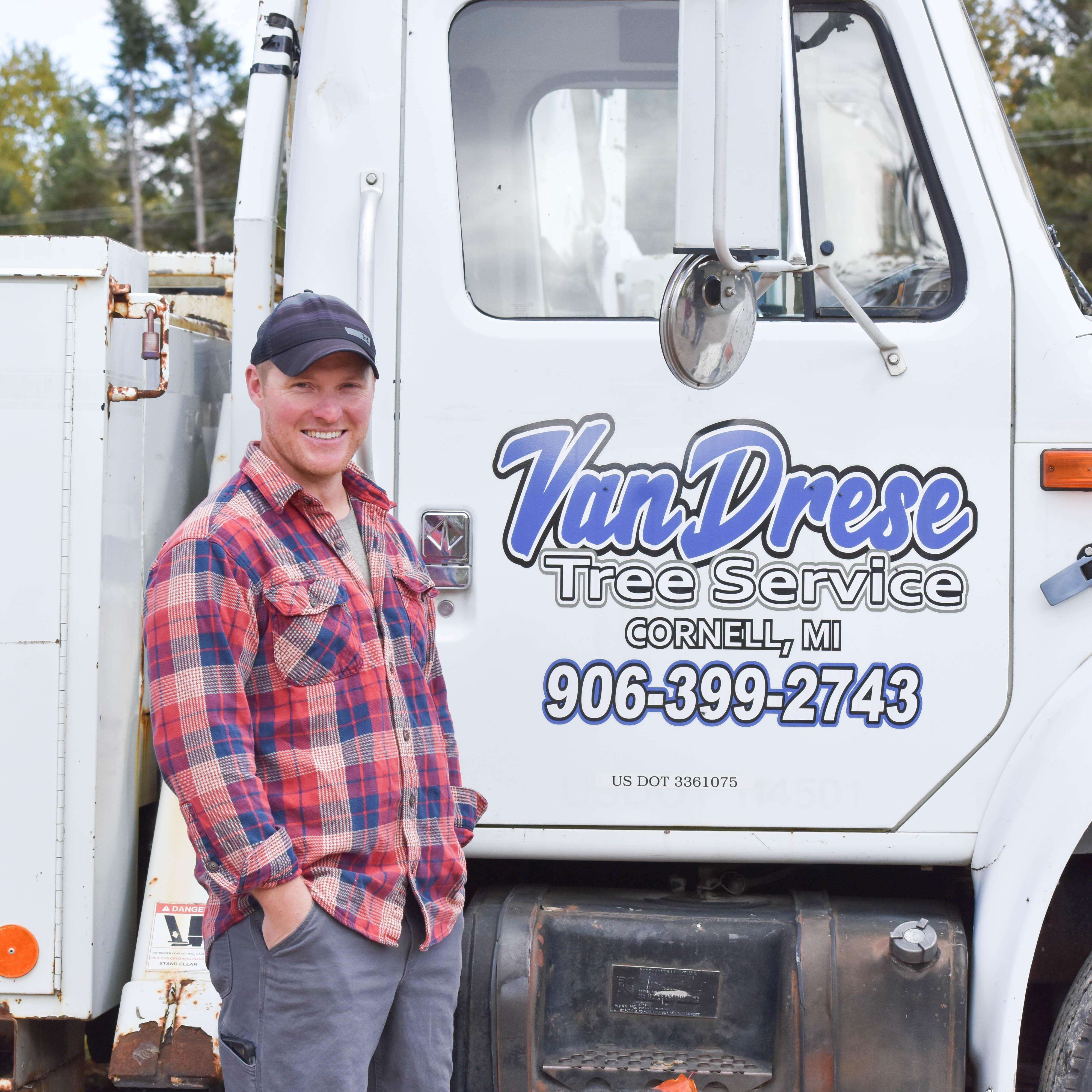 VanDrese Tree Service LLC Logo