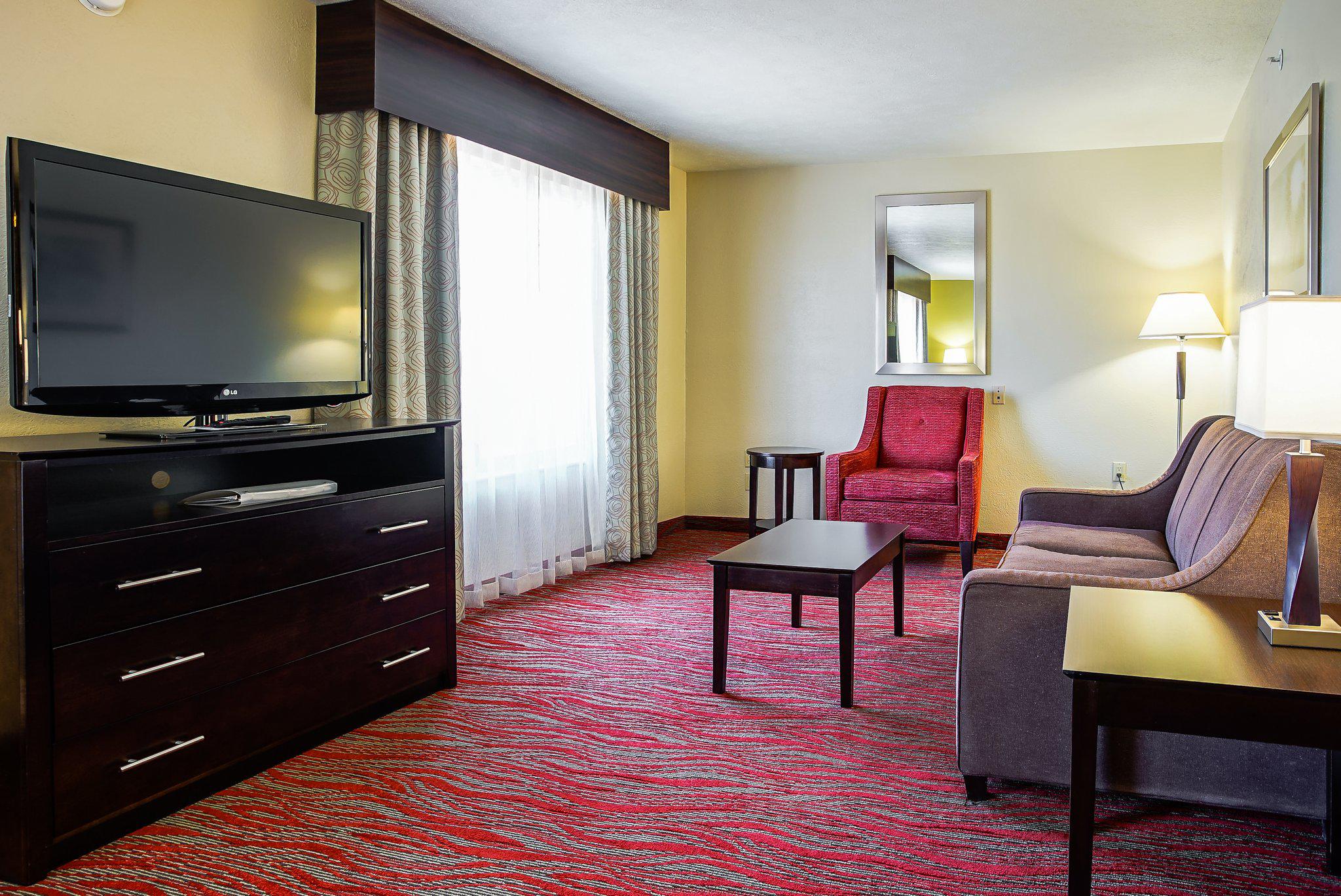 Holiday Inn Express & Suites Indianapolis North - Carmel Photo