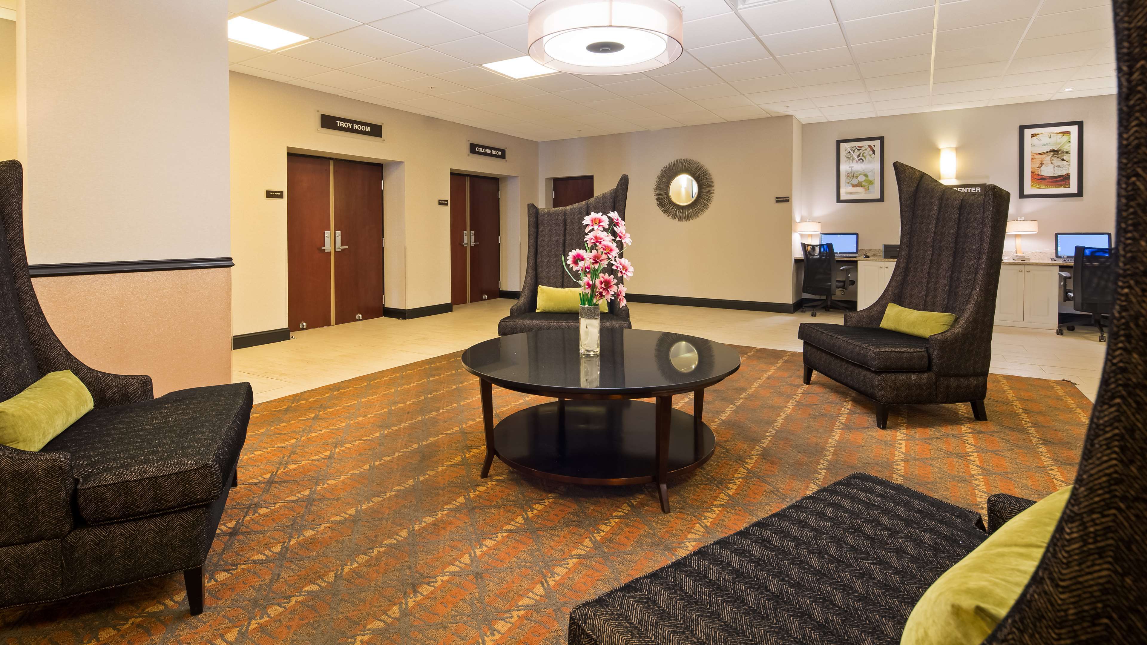 SureStay Plus Hotel by Best Western Albany Airport Photo