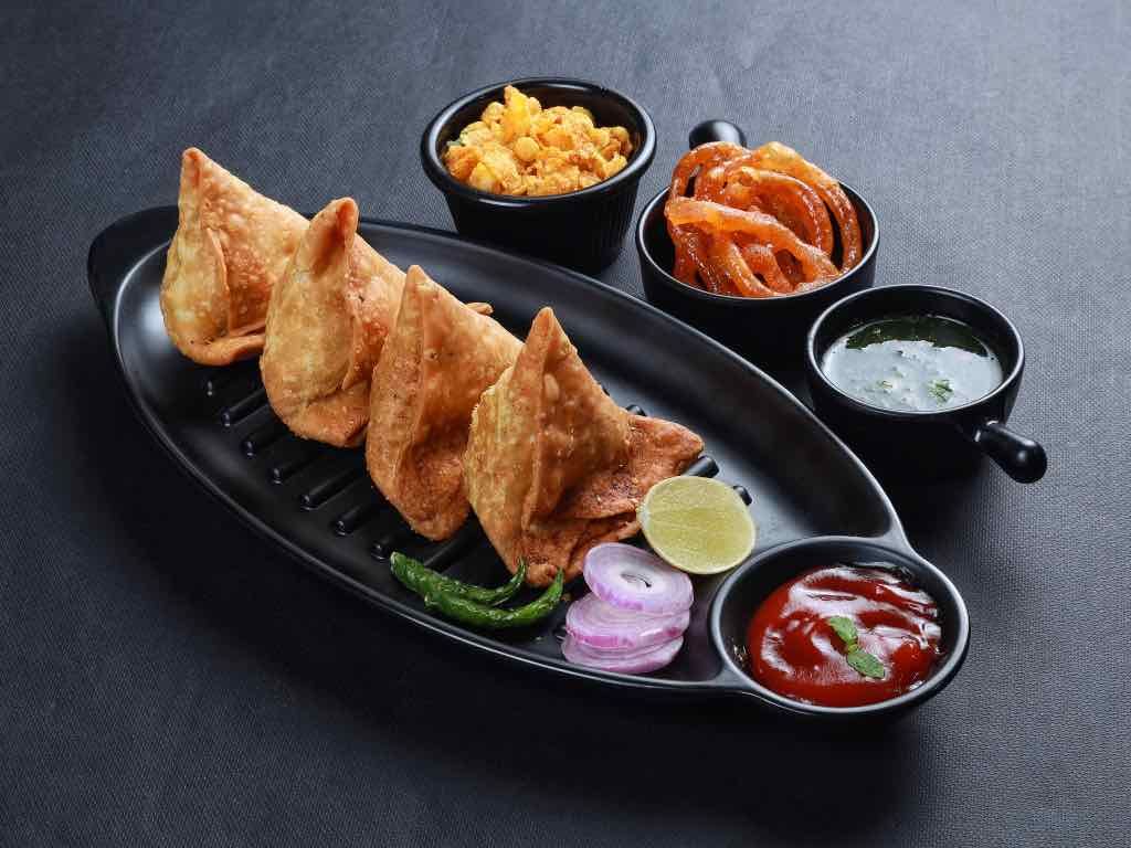 VS - 06. Veg Samosa