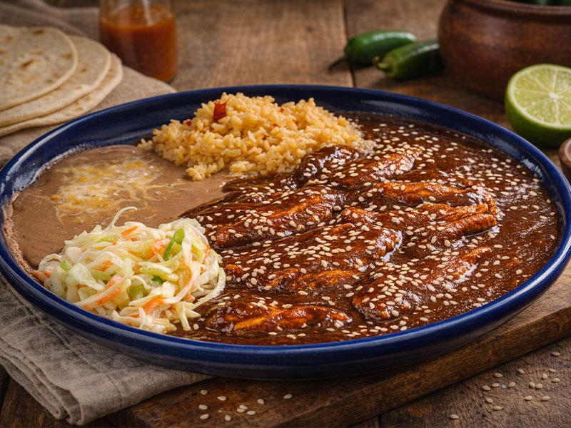 L/ Pollo en Mole