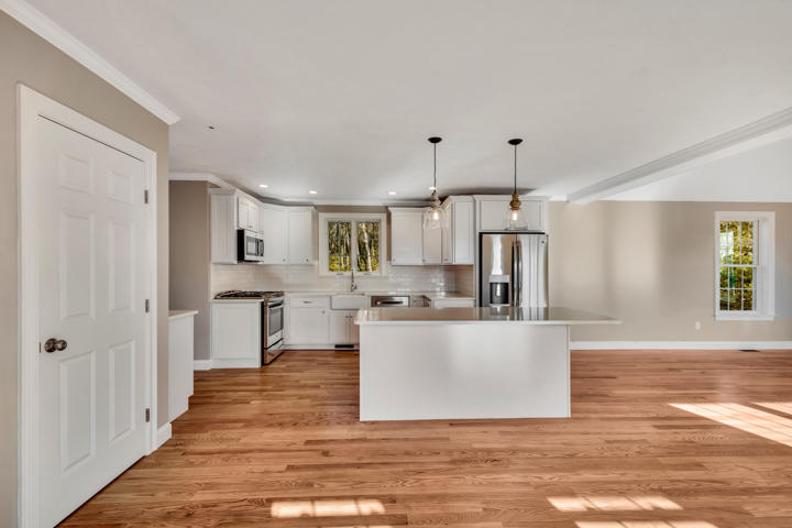 Images Rhodes Realty Associates