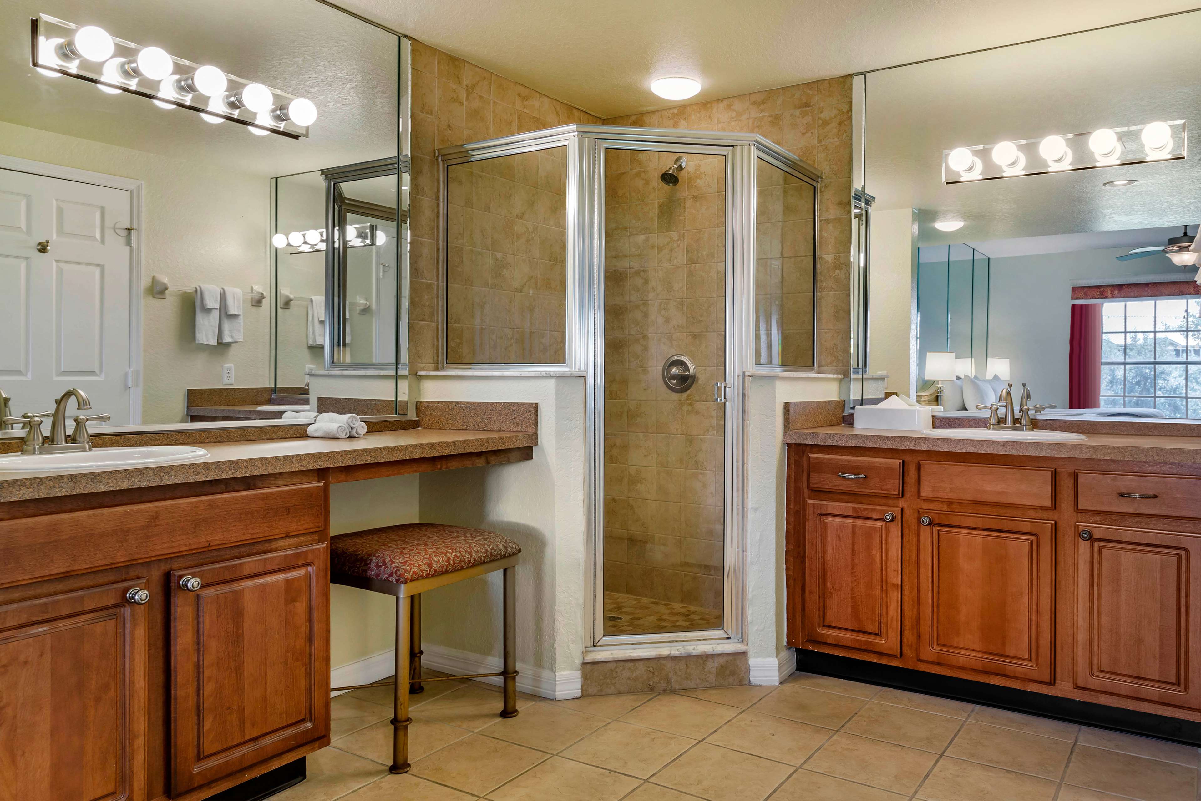 Guest room bath