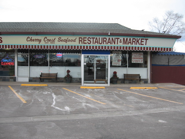 Cherry Crest Seafood Restaurant & Market Photo