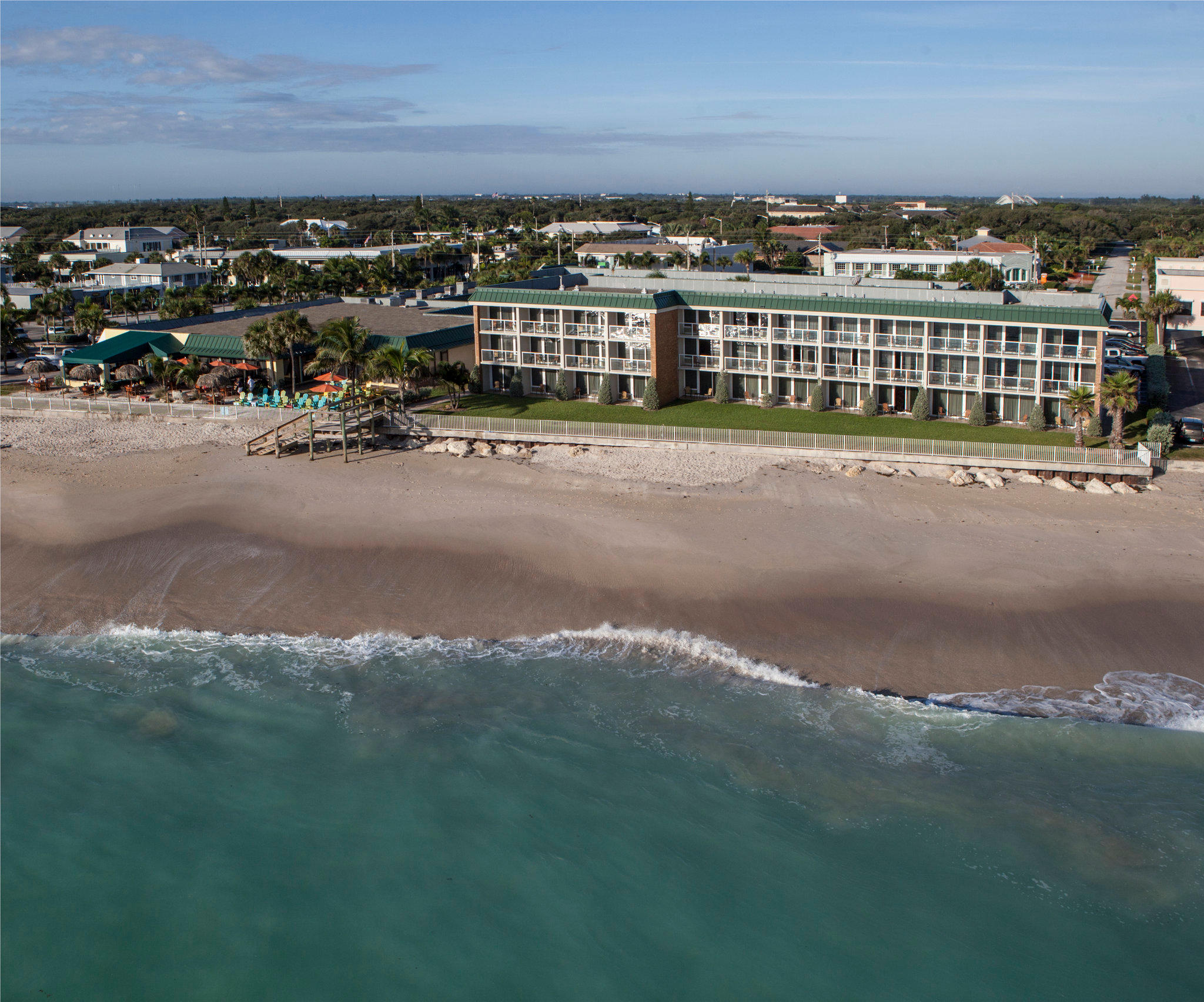 Holiday Inn & Suites Vero Beach-Oceanside Photo