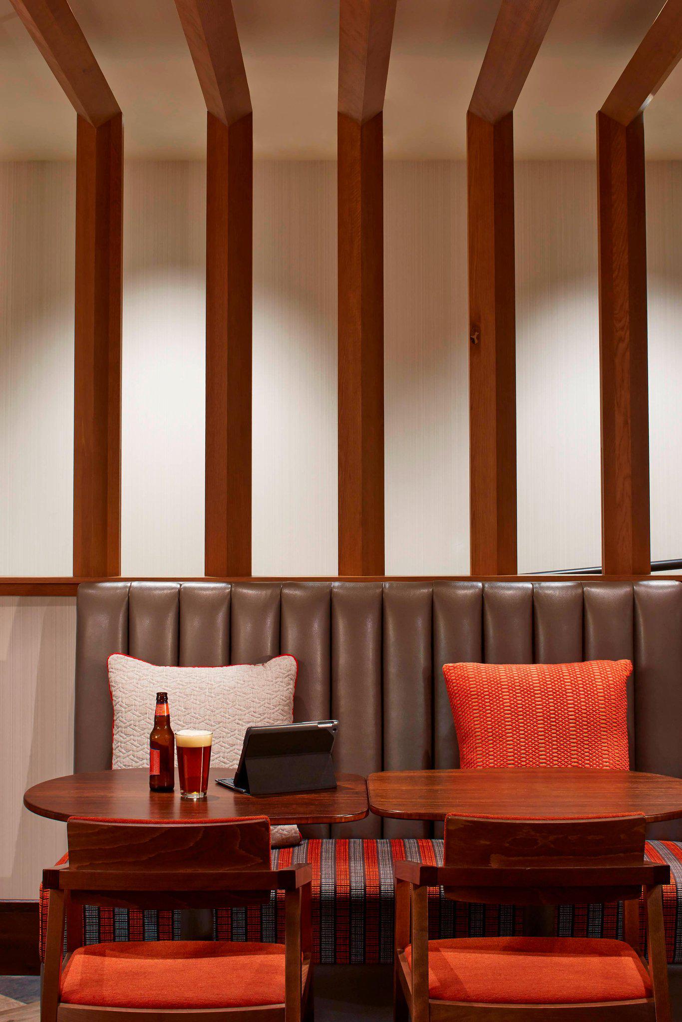 Courtyard by Marriott Lake George Photo