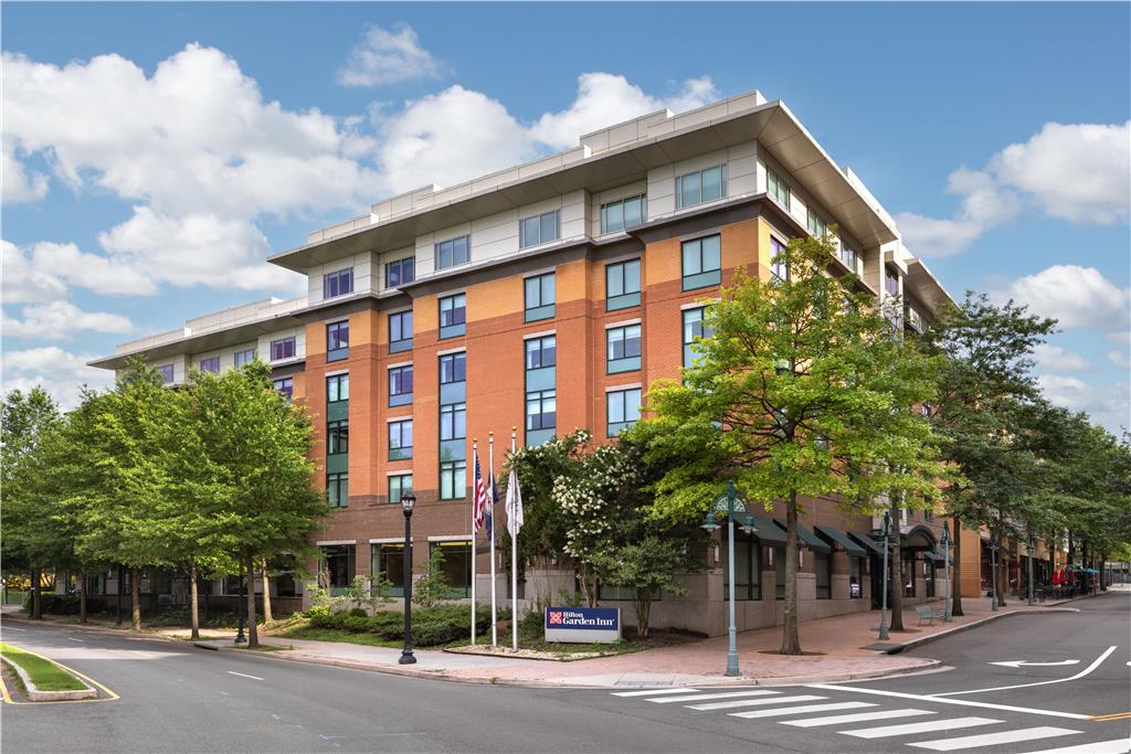 Hilton Garden Inn Arlington Shirlington Logo