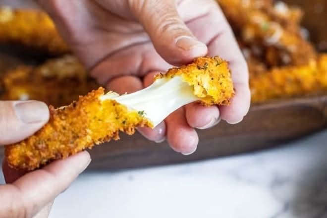 Fried Mozzarella Sticks