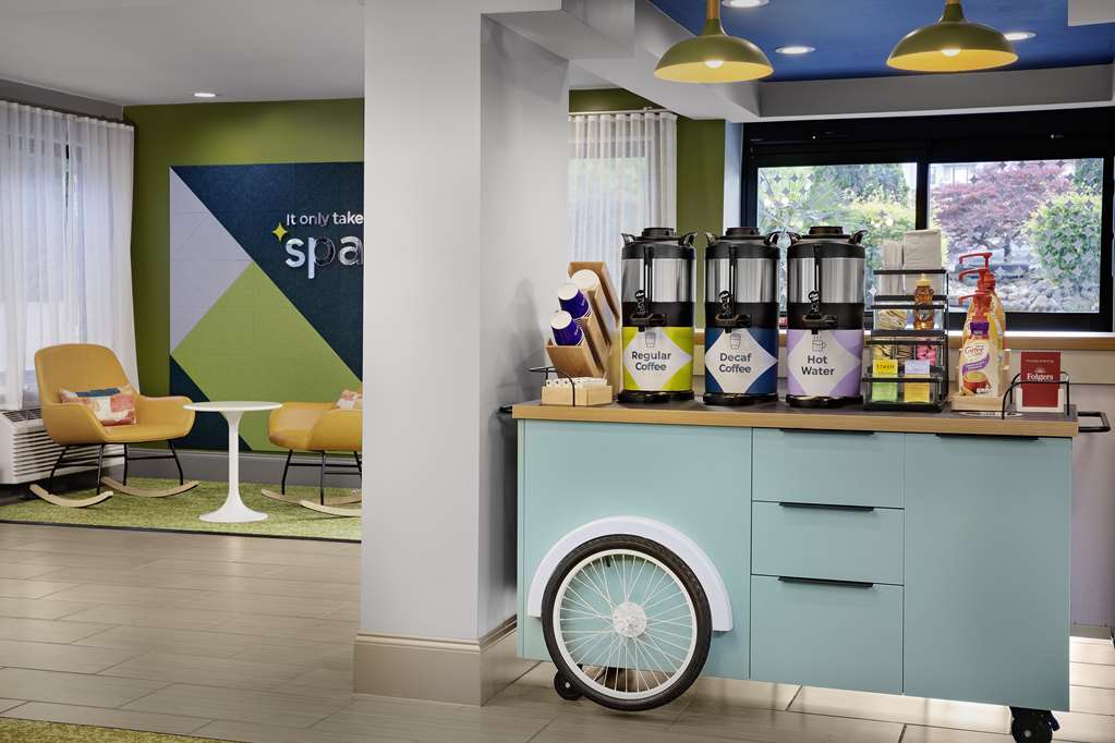 Spark by Hilton Atlanta Cumberland Ballpark Image