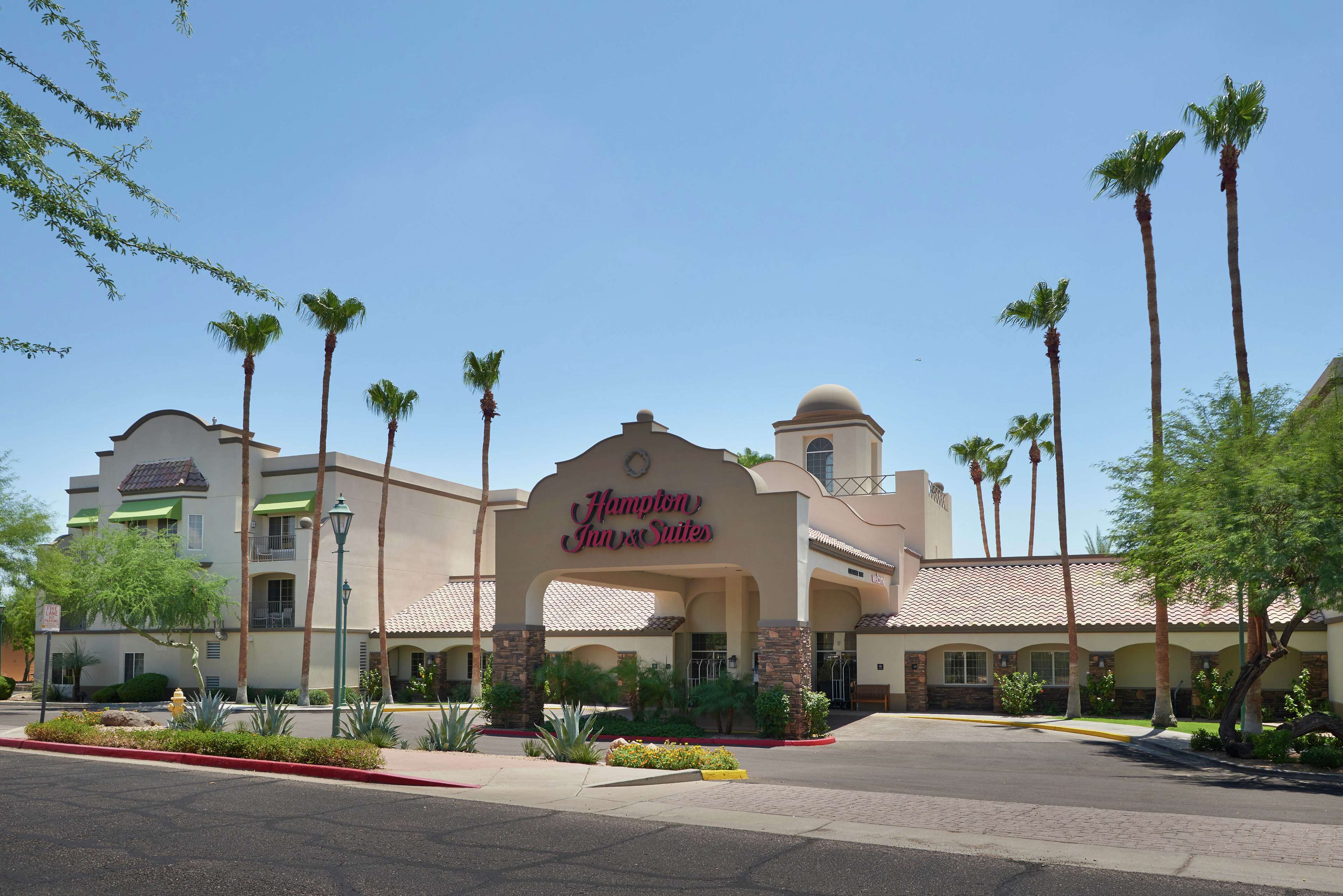 Hampton Inn & Suites Phoenix/Scottsdale Photo