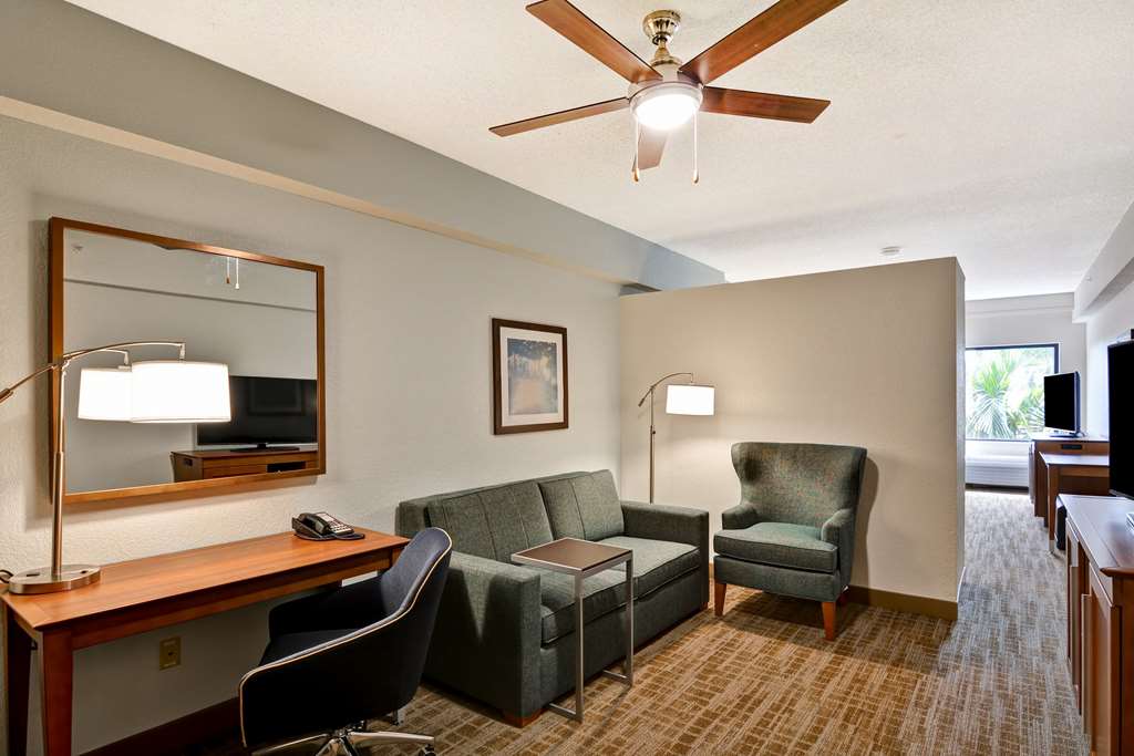 Hampton Inn Palm Beach Gardens Image