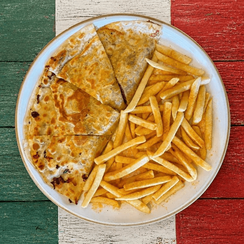 Mar Y Tierra Quesadilla