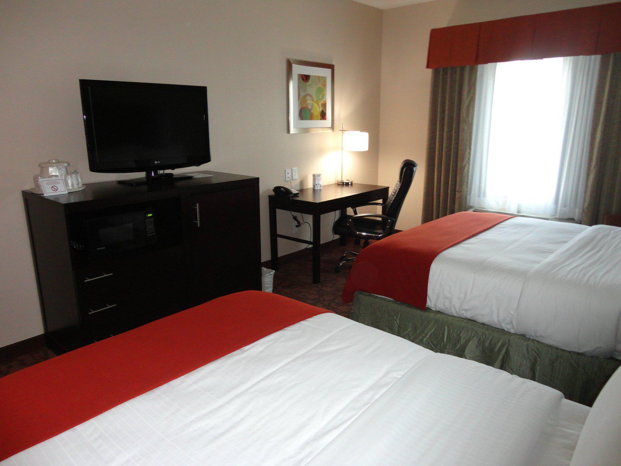 Holiday Inn Express Kenedy Photo