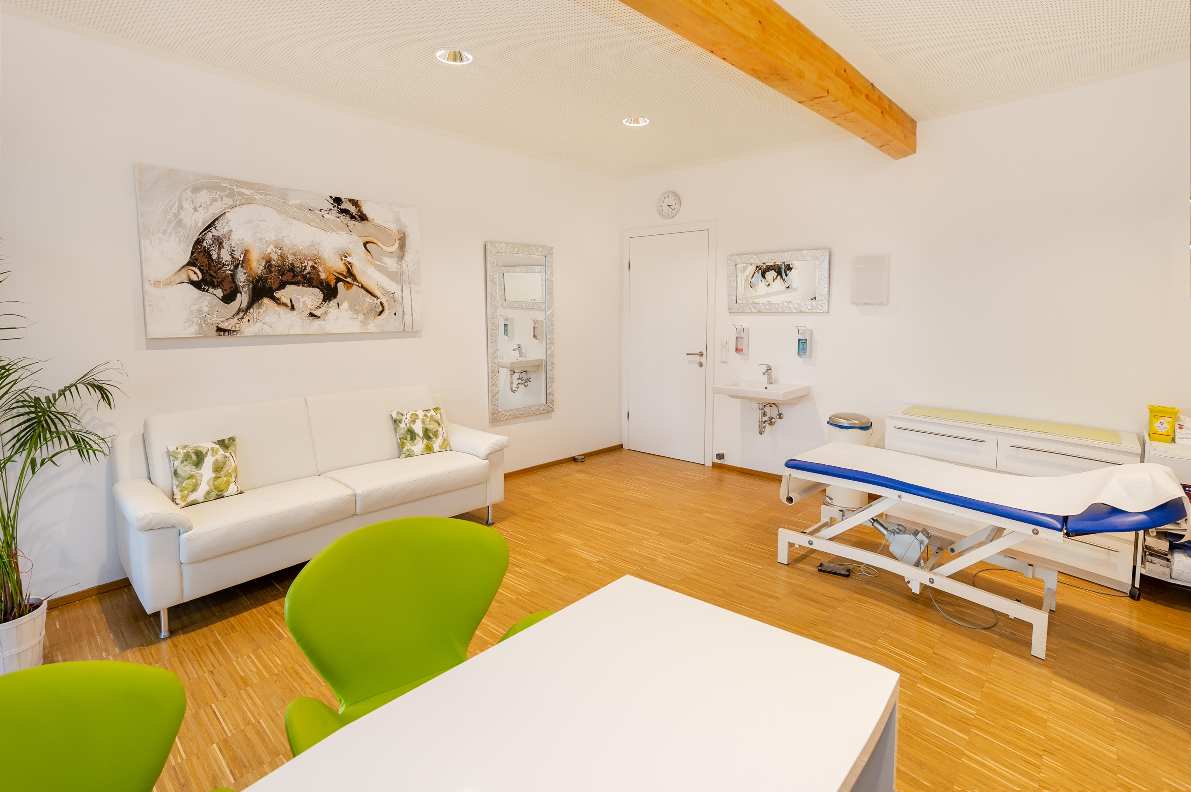 Ästhetik-Zentrum Dr. Kolloros Tultschnig Ästhetik-Zentrum Dr. Kolloros Tultschnig