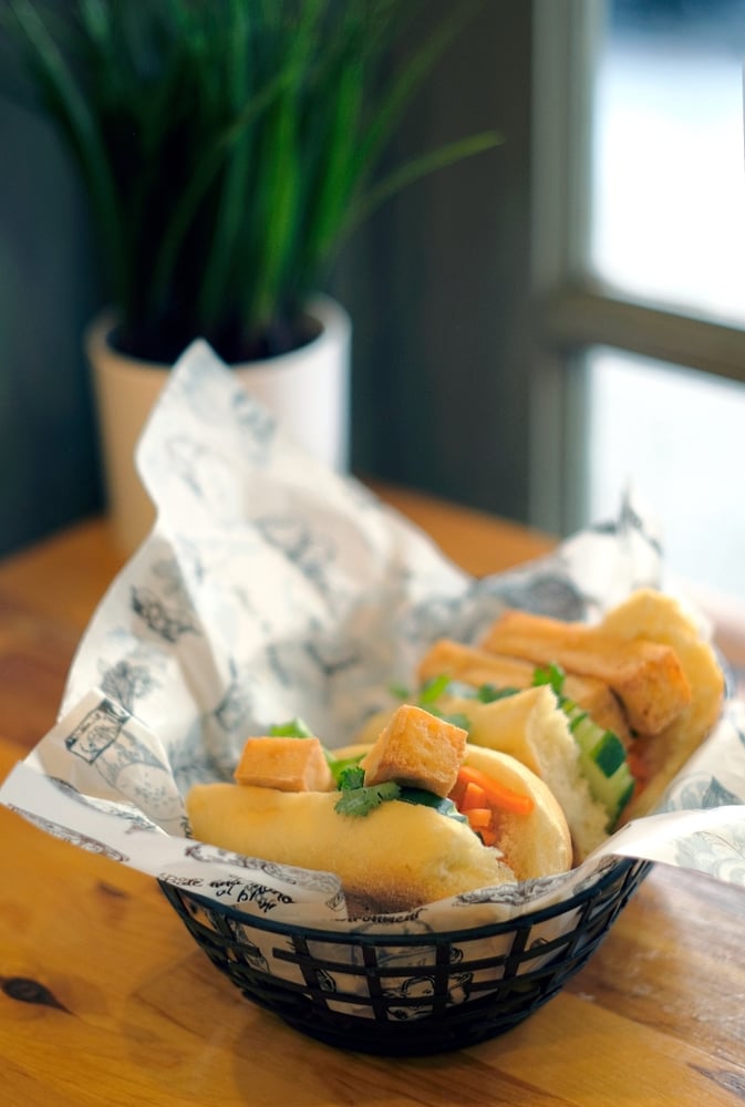 Banh Mi: seasoned tofu