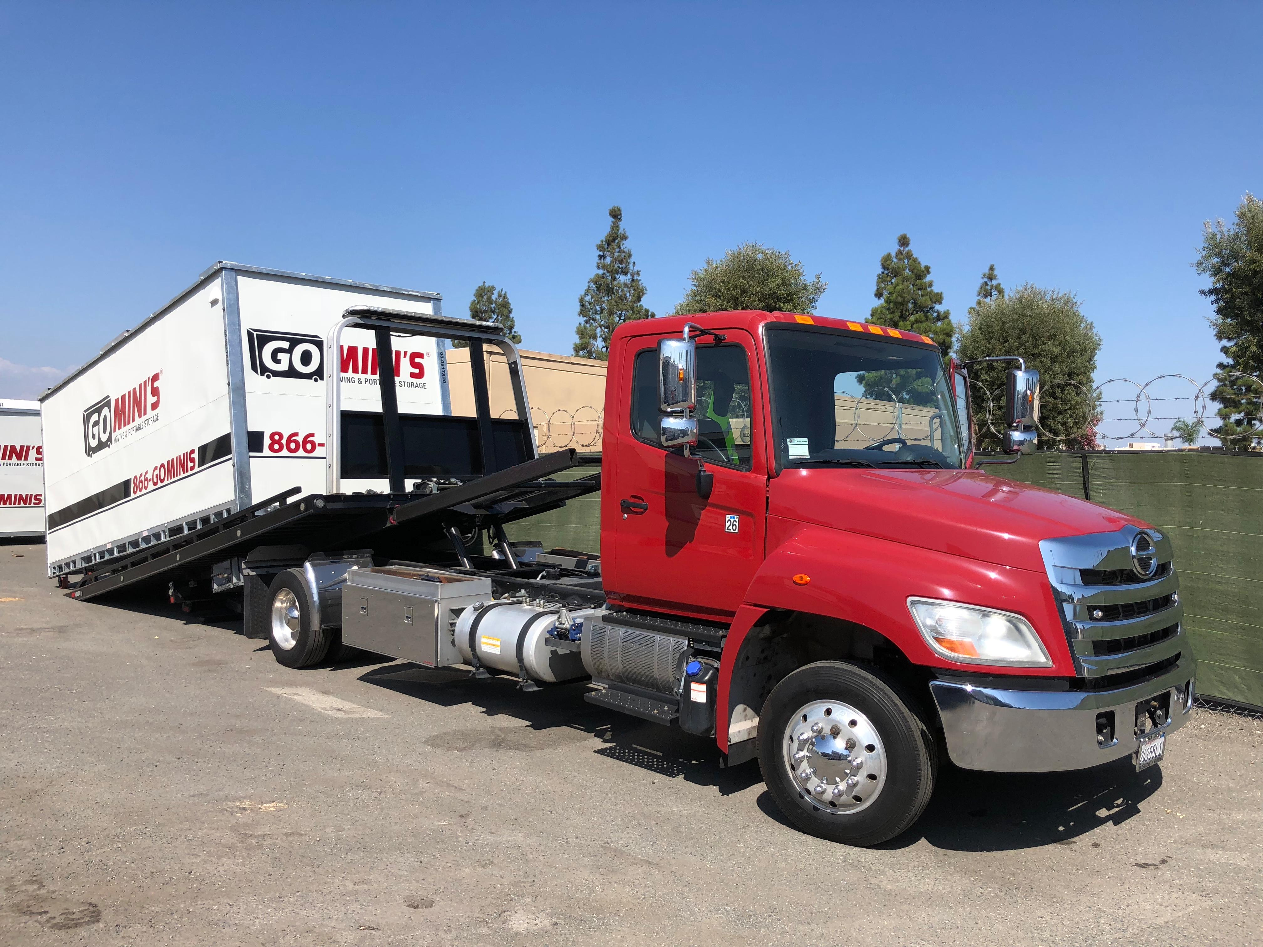 Go Mini&apos;s Moving &amp; Portable Storage Logo